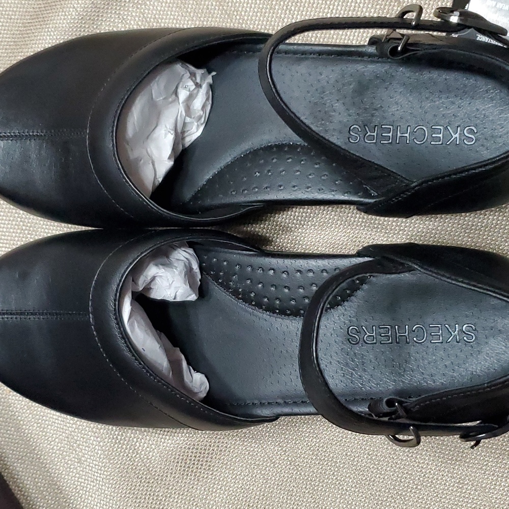 Brand new slip resistant Sketchers